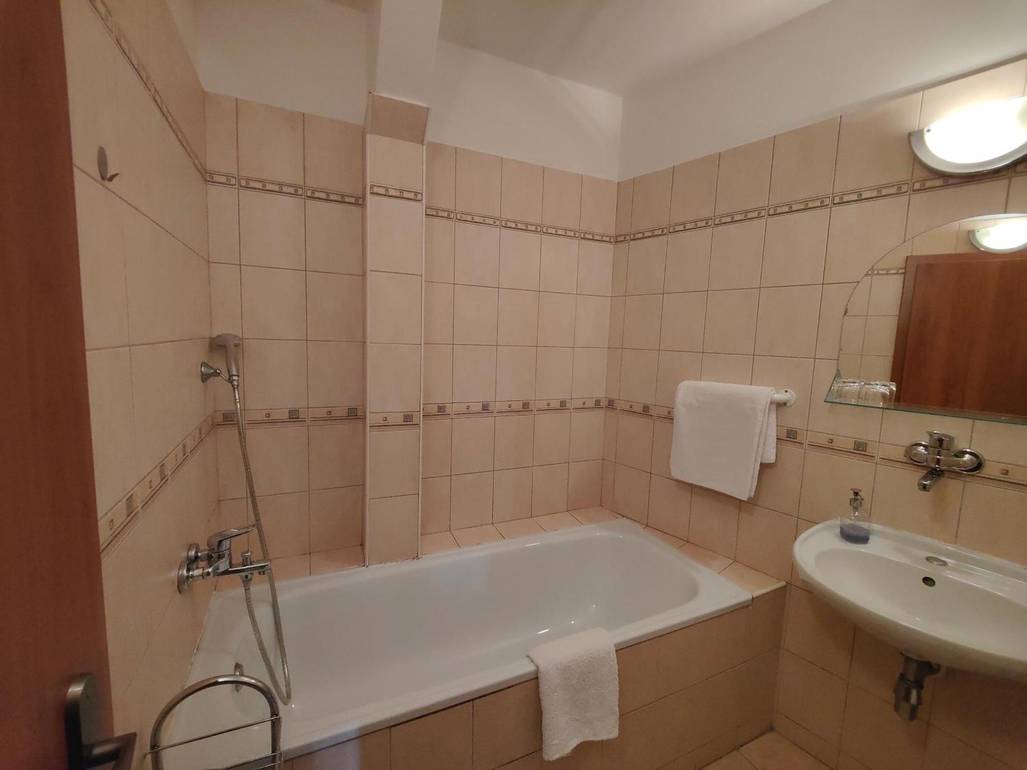 Hotel P7 Lučenec Eksteriør billede